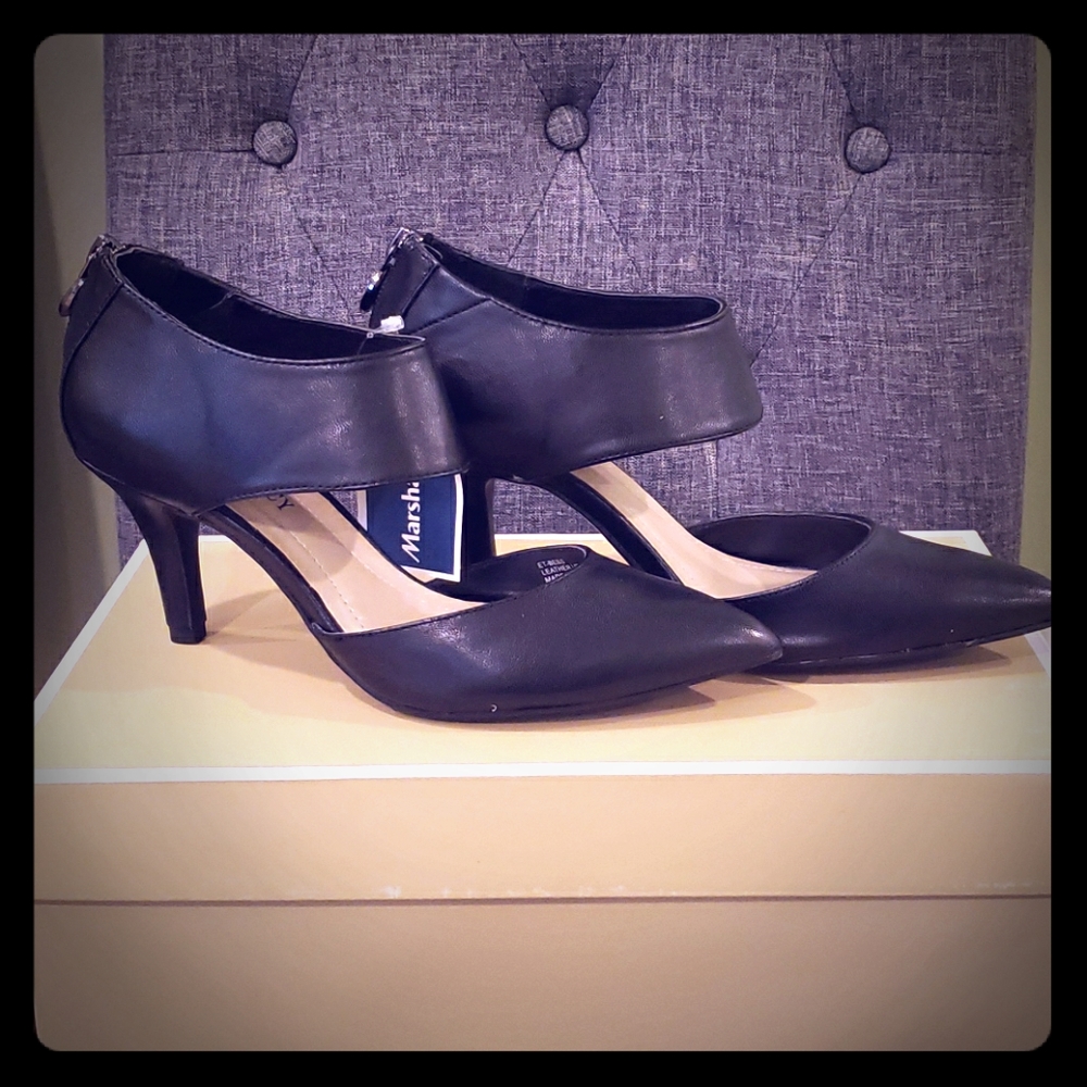 Pretty black shoes